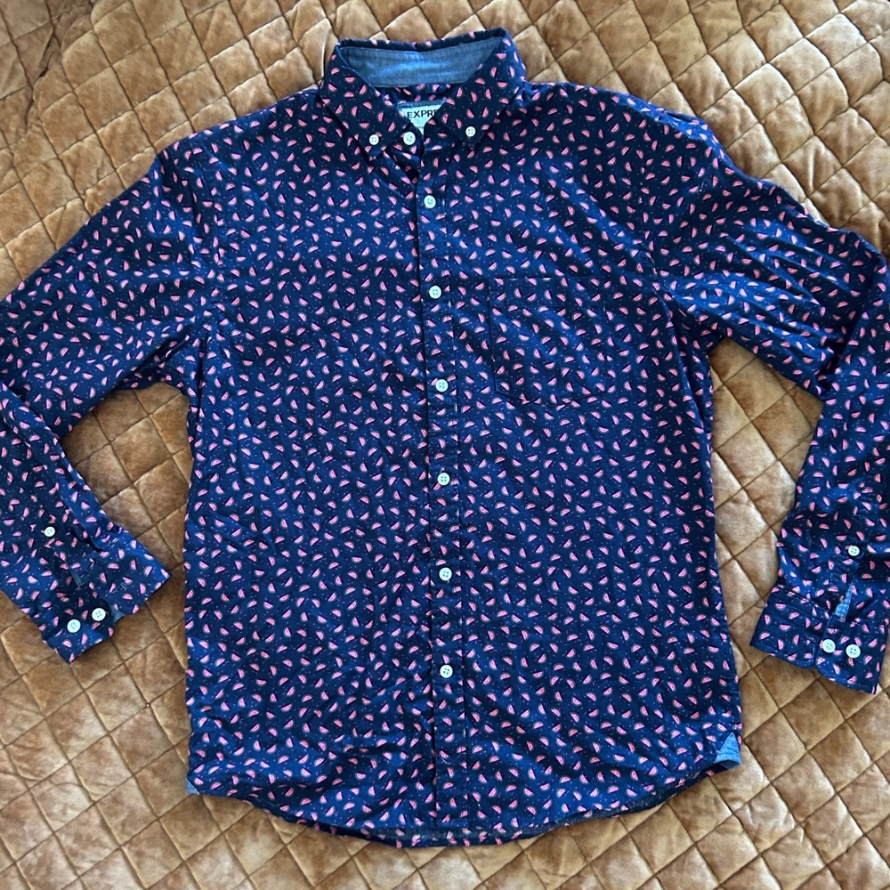 Express slim soft wash watermelon button down collared shirt men’s medium